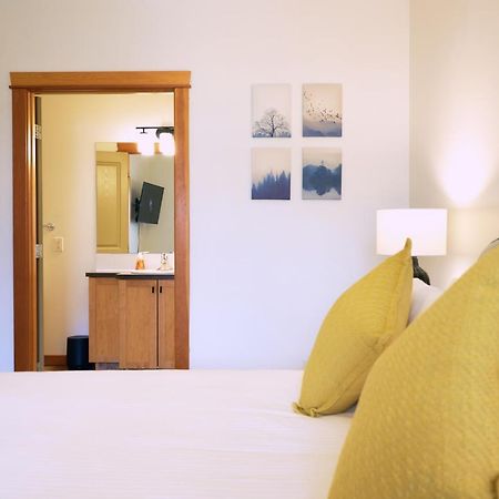 坎莫尔Mtn View Escape With King Size Bed With Outdoor Pool - Banff Pass Included!公寓 外观 照片