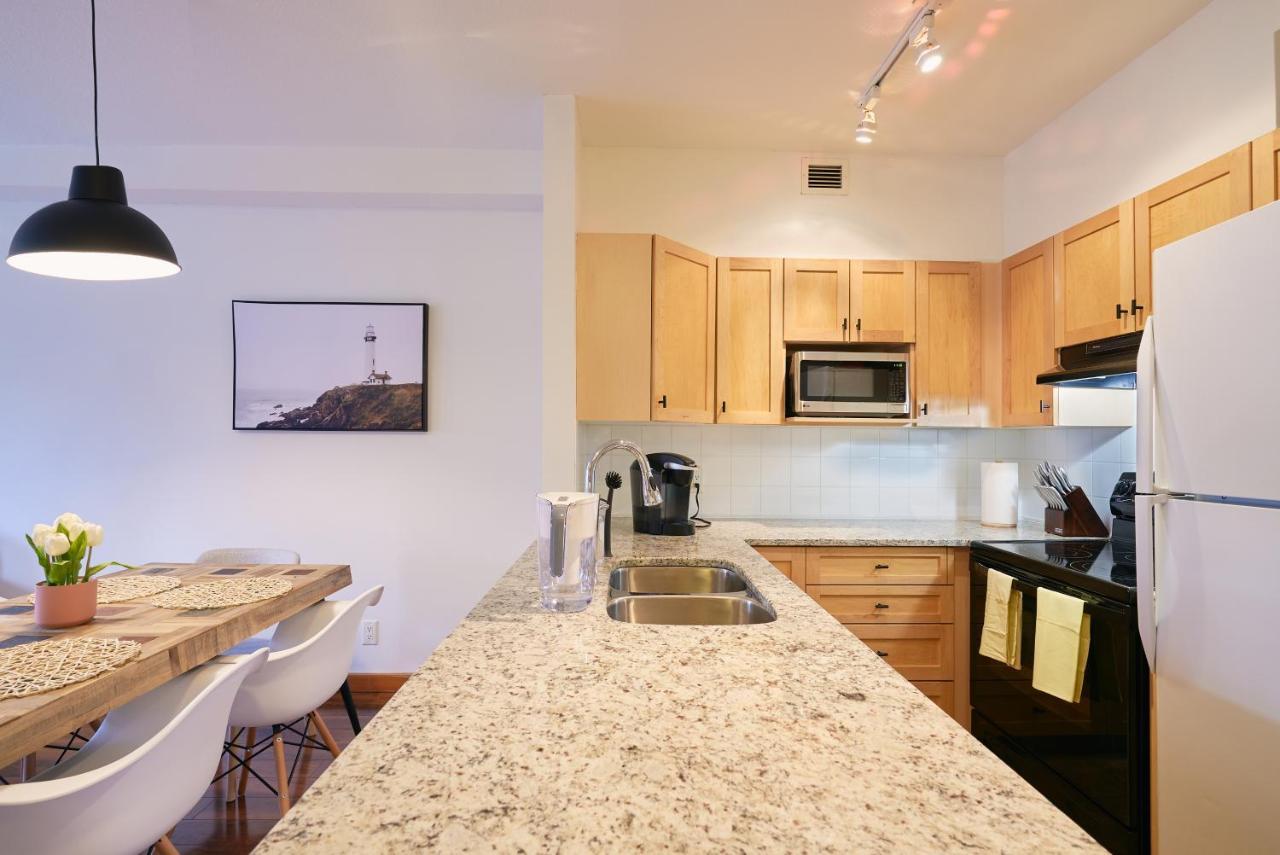坎莫尔Mtn View Escape With King Size Bed With Outdoor Pool - Banff Pass Included!公寓 外观 照片
