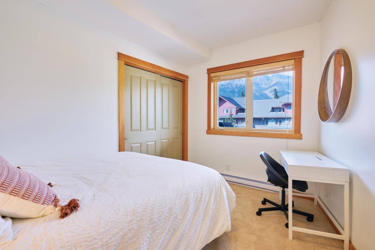 坎莫尔Mtn View Escape With King Size Bed With Outdoor Pool - Banff Pass Included!公寓 外观 照片