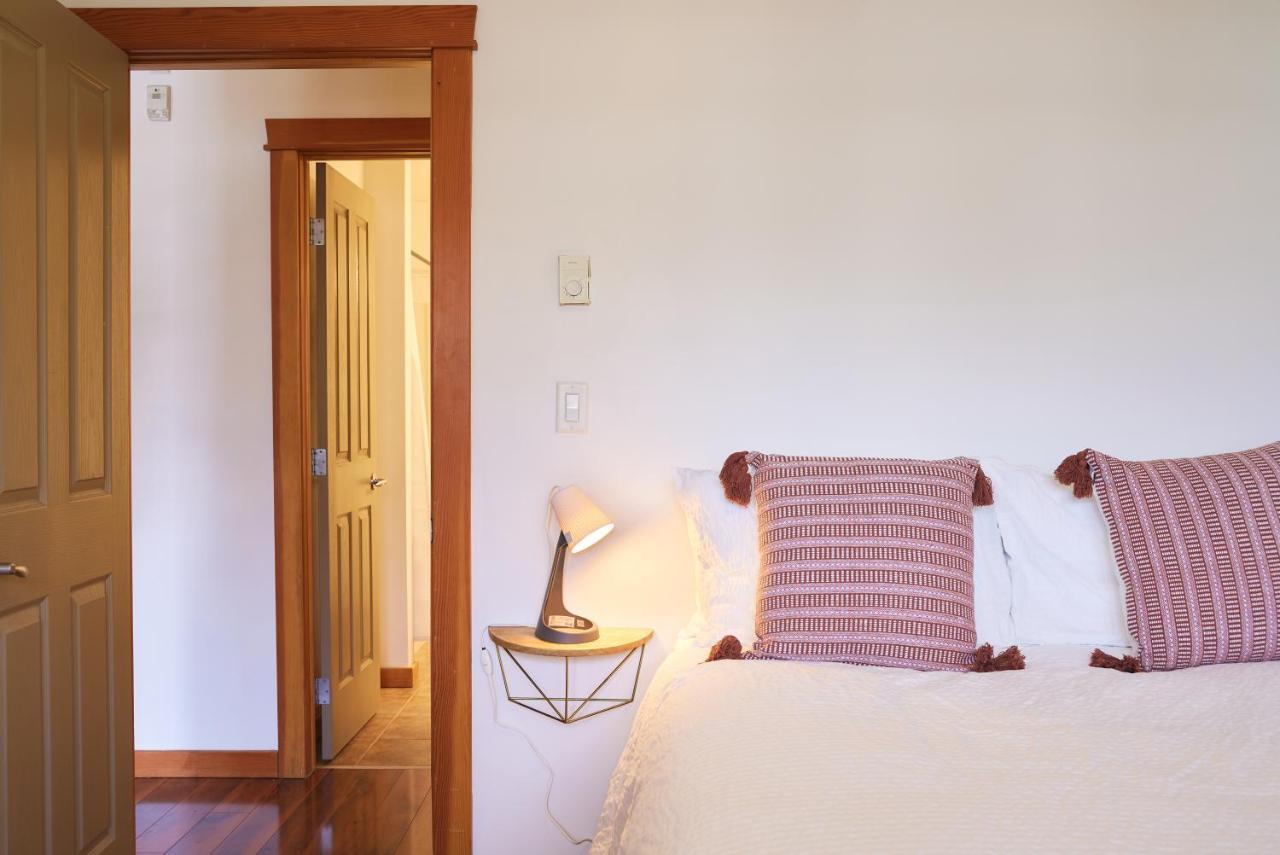 坎莫尔Mtn View Escape With King Size Bed With Outdoor Pool - Banff Pass Included!公寓 外观 照片