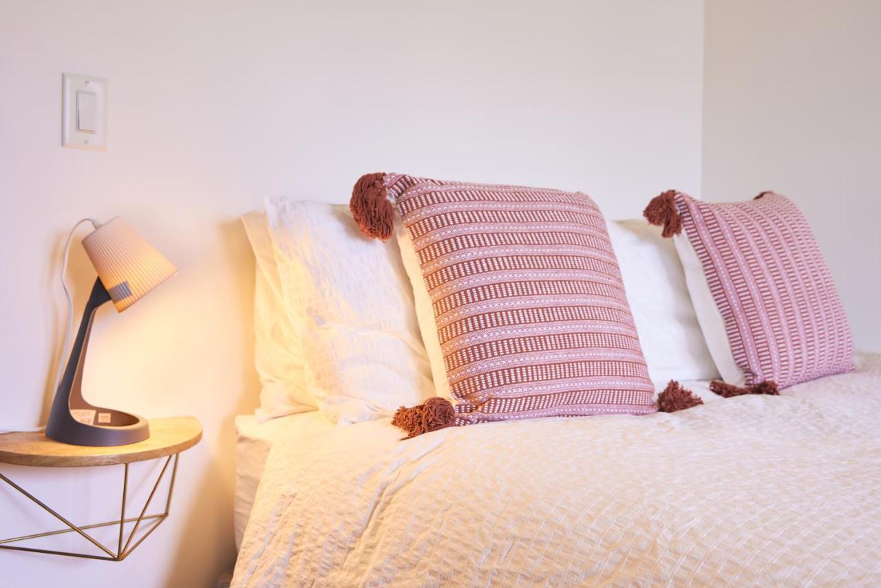 坎莫尔Mtn View Escape With King Size Bed With Outdoor Pool - Banff Pass Included!公寓 外观 照片