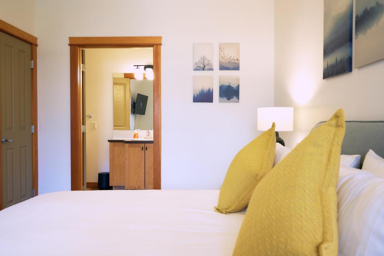 坎莫尔Mtn View Escape With King Size Bed With Outdoor Pool - Banff Pass Included!公寓 外观 照片
