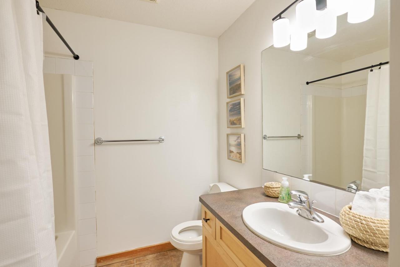 坎莫尔Mtn View Escape With King Size Bed With Outdoor Pool - Banff Pass Included!公寓 外观 照片